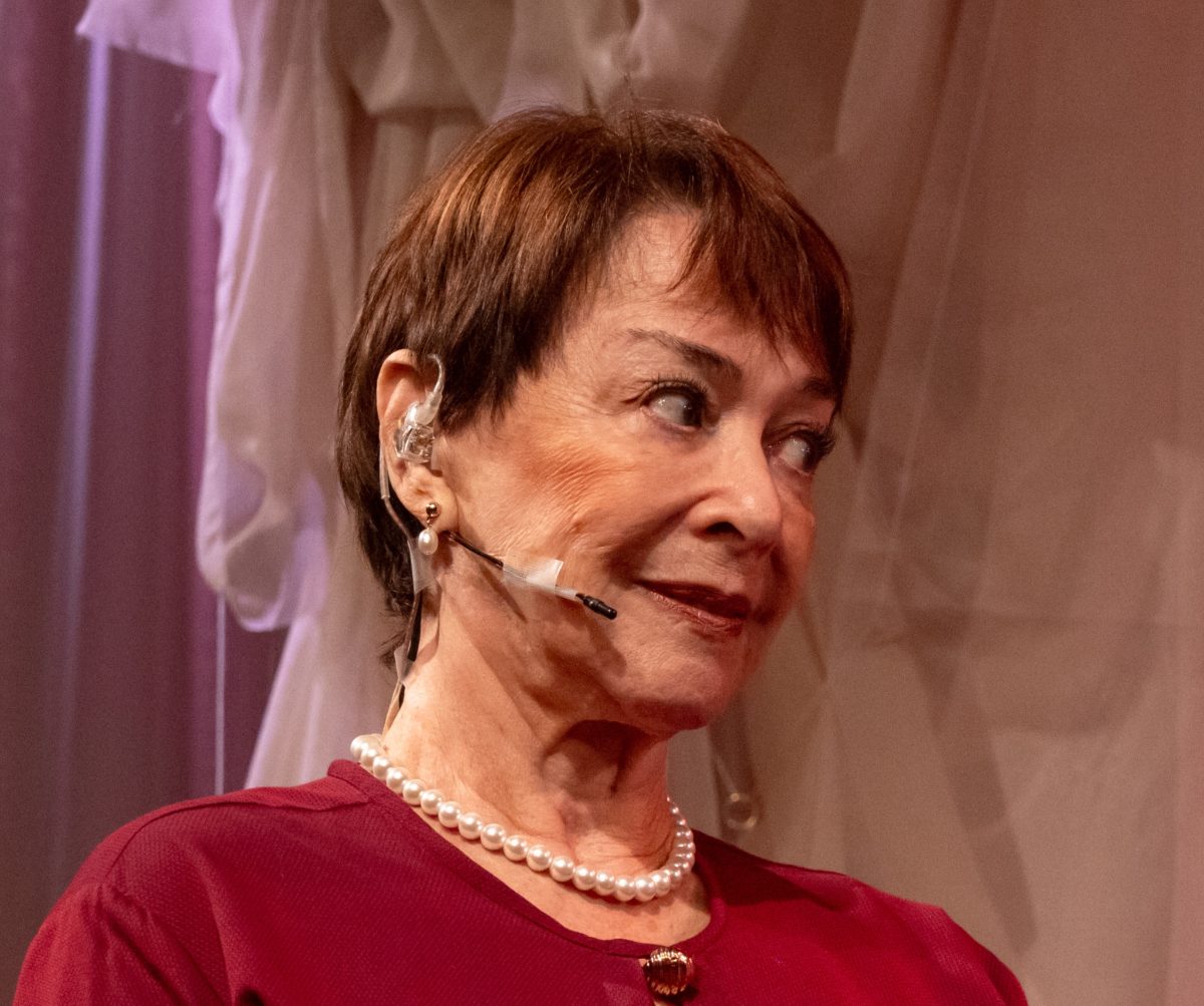 Espetáculo "Querida Mamãe" sera apresentado no Teatro Jorge Amado em outubro com Nívea Maria e Regiane Alves no elenco