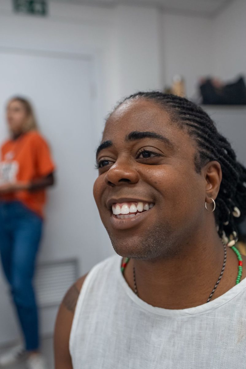 Sulivã Bispo leva teatro, performance, memória e identidade ao Conexão das Artes na CAIXA Cultural Salvador