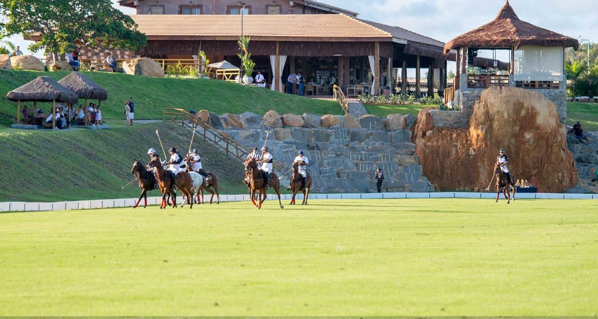 Praia do Forte recebe experiência que une lançamento automotivo, partida de polo e gastronomia